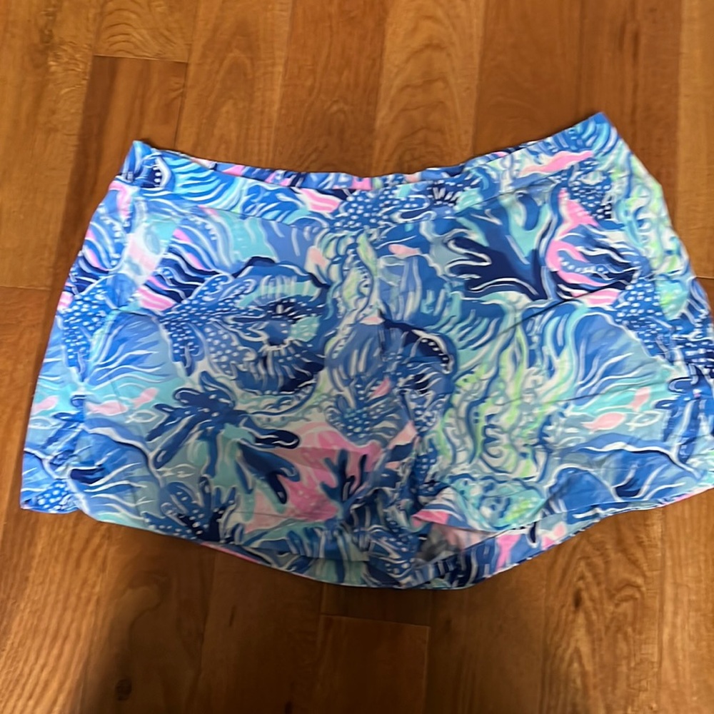 Excellent Condition Lilly Pulitzer Ocean View Shorts